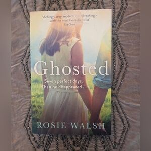 Ghosted by Rosie Walsh